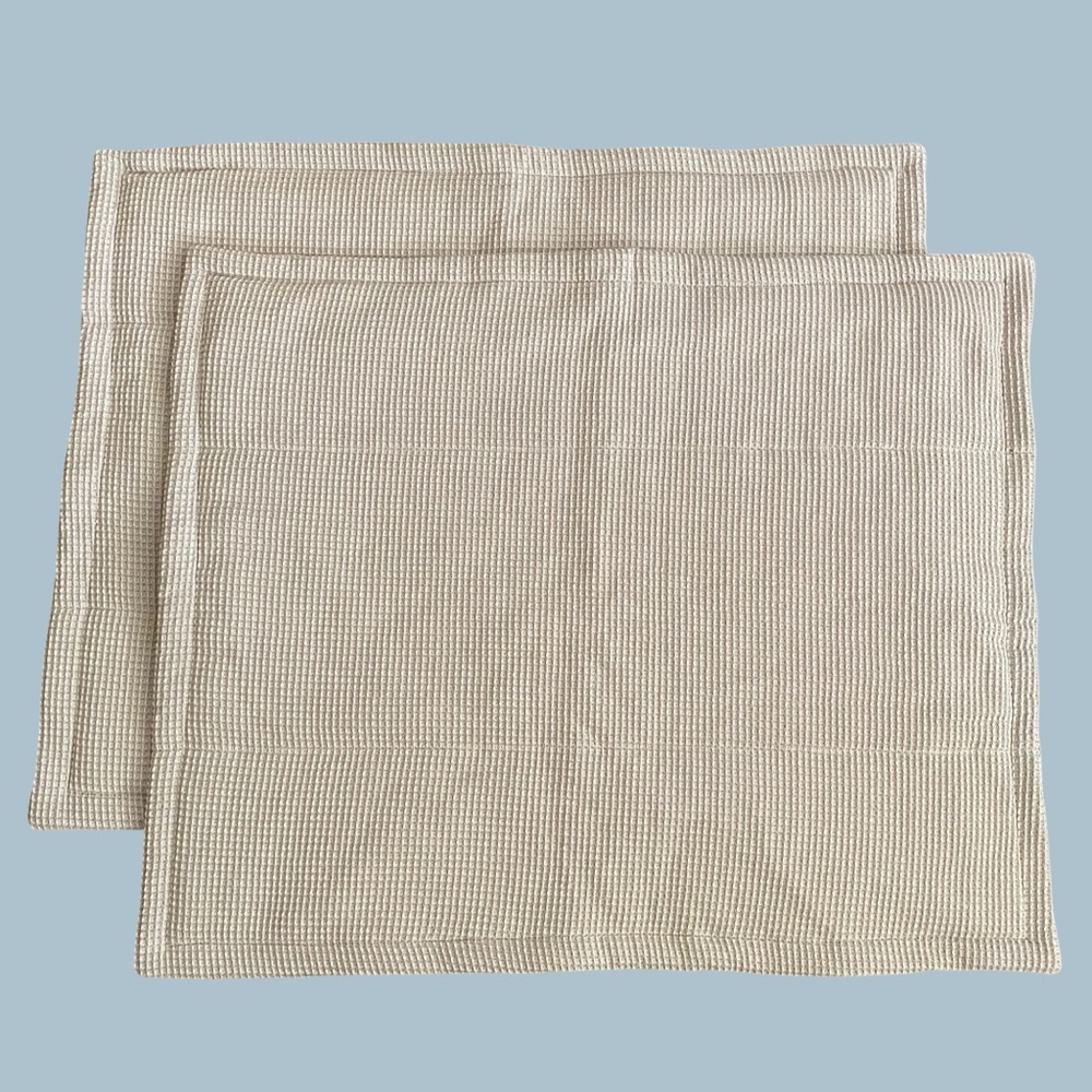 Beddy’s Harper Luxe Grey Waffle Weave Thermal Pillow Shams Set of 2 - Picture 2 of 12